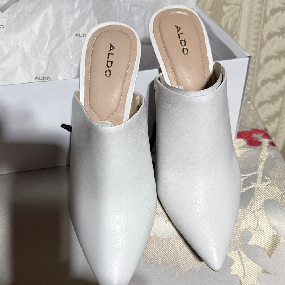 NWT Aldo Elegant White Leather Mules